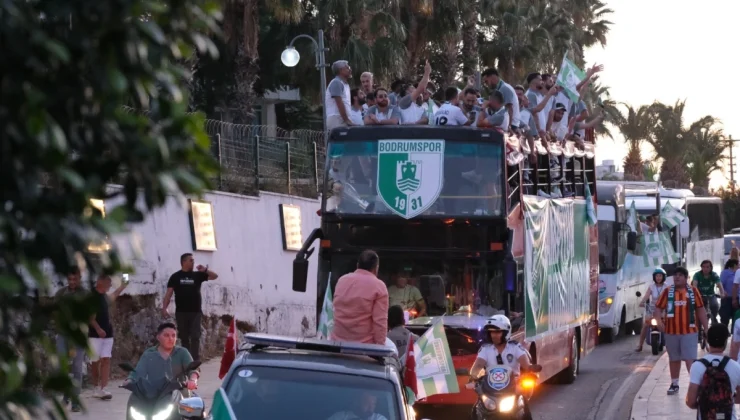 Süper Lig’e yükselen Bodrum FK, şampiyonluğu taraftarlarıyla kutladı