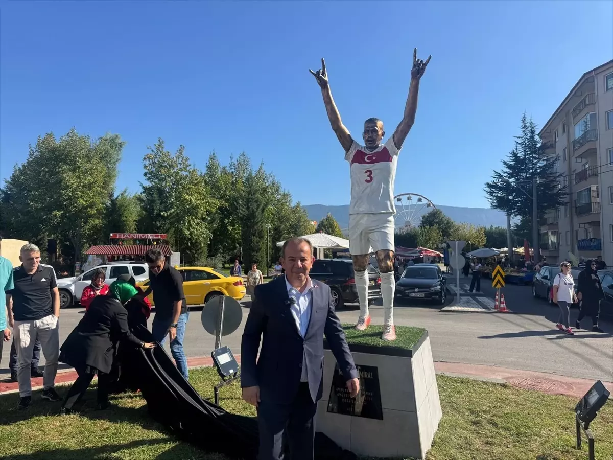 Bolu’da milli futbolcu Melih Demiral’ın heykeli dikildi